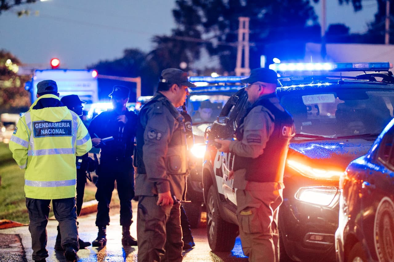 Patrulleros, rastrillajes y monitoreo en red: Funes desplegó su esquema de seguridad en un operativo conjunto